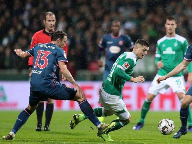 赵睿24+6头号功臣：一度膝盖受伤惊魂 末节11分连中制胜球