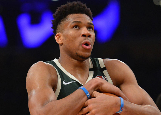 前两球外角 前两球外角